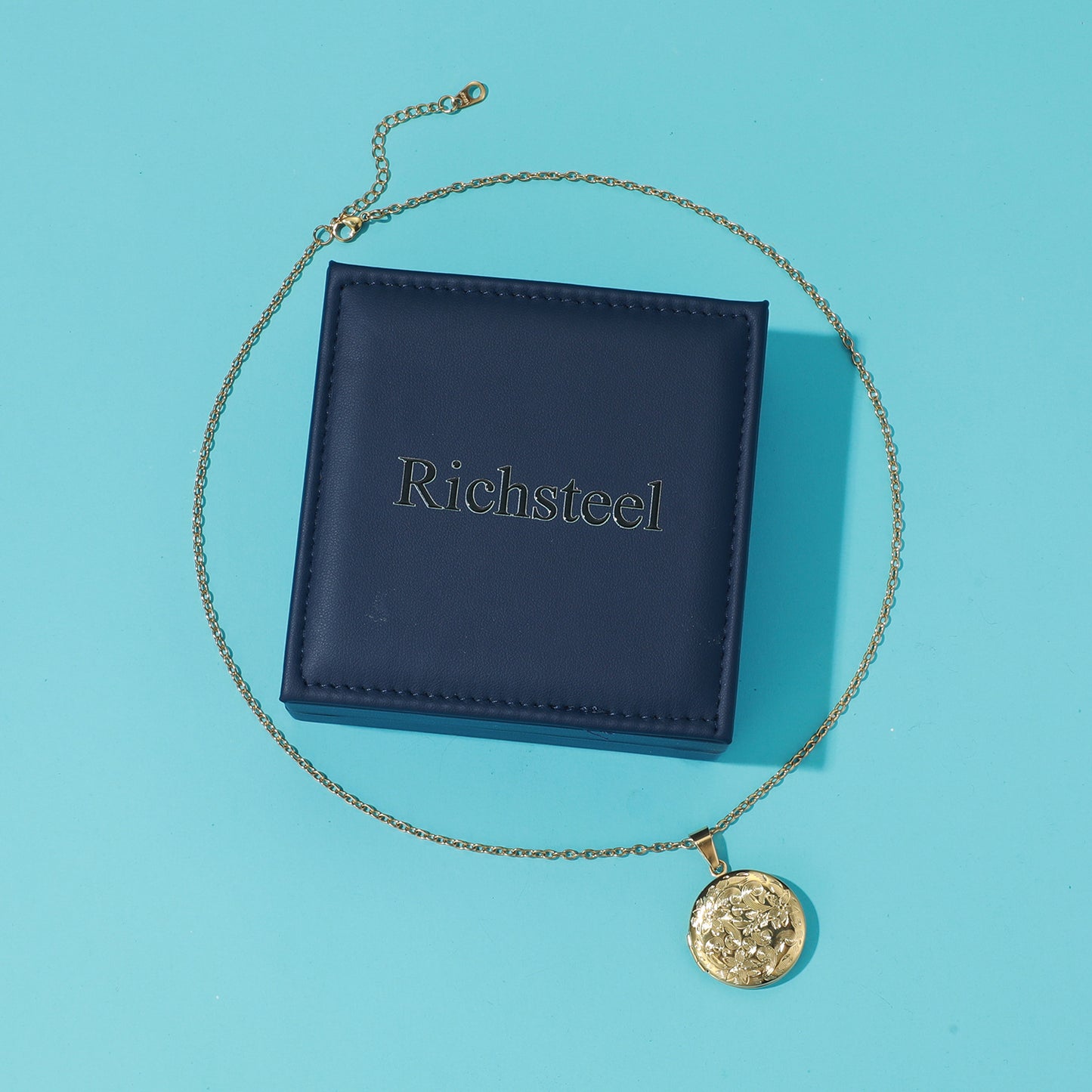 RichSteel Lockets Custom Photo Locket in 18K Gold Plated