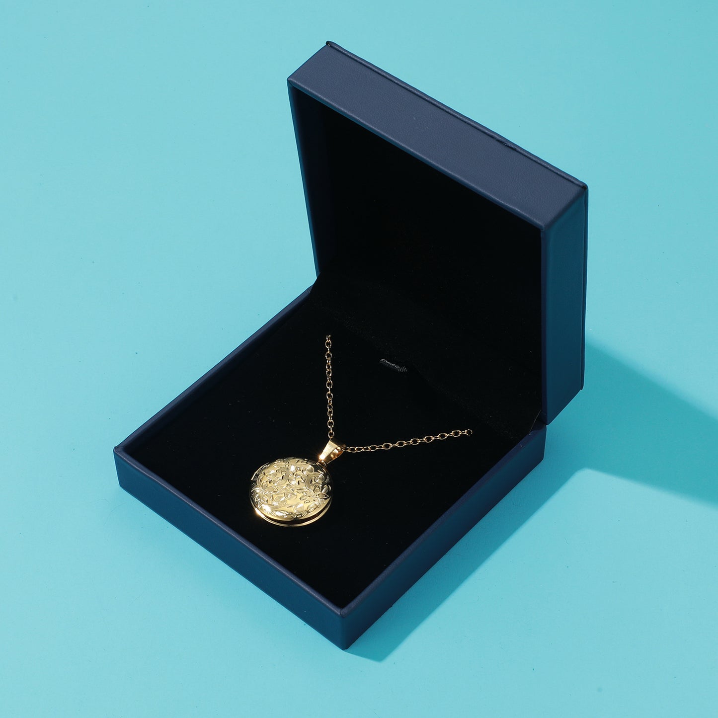 RichSteel Lockets Custom Photo Locket in 18K Gold Plated